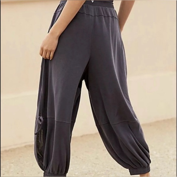 FP Movement Goldie Yoga Flow Drawstring Waistband Sweatpants in Brushed Black XS - Picture 4 of 10